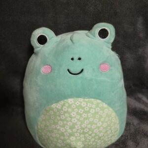 Squishmallow's Wendy Floral Green Frog Stuffed Animal